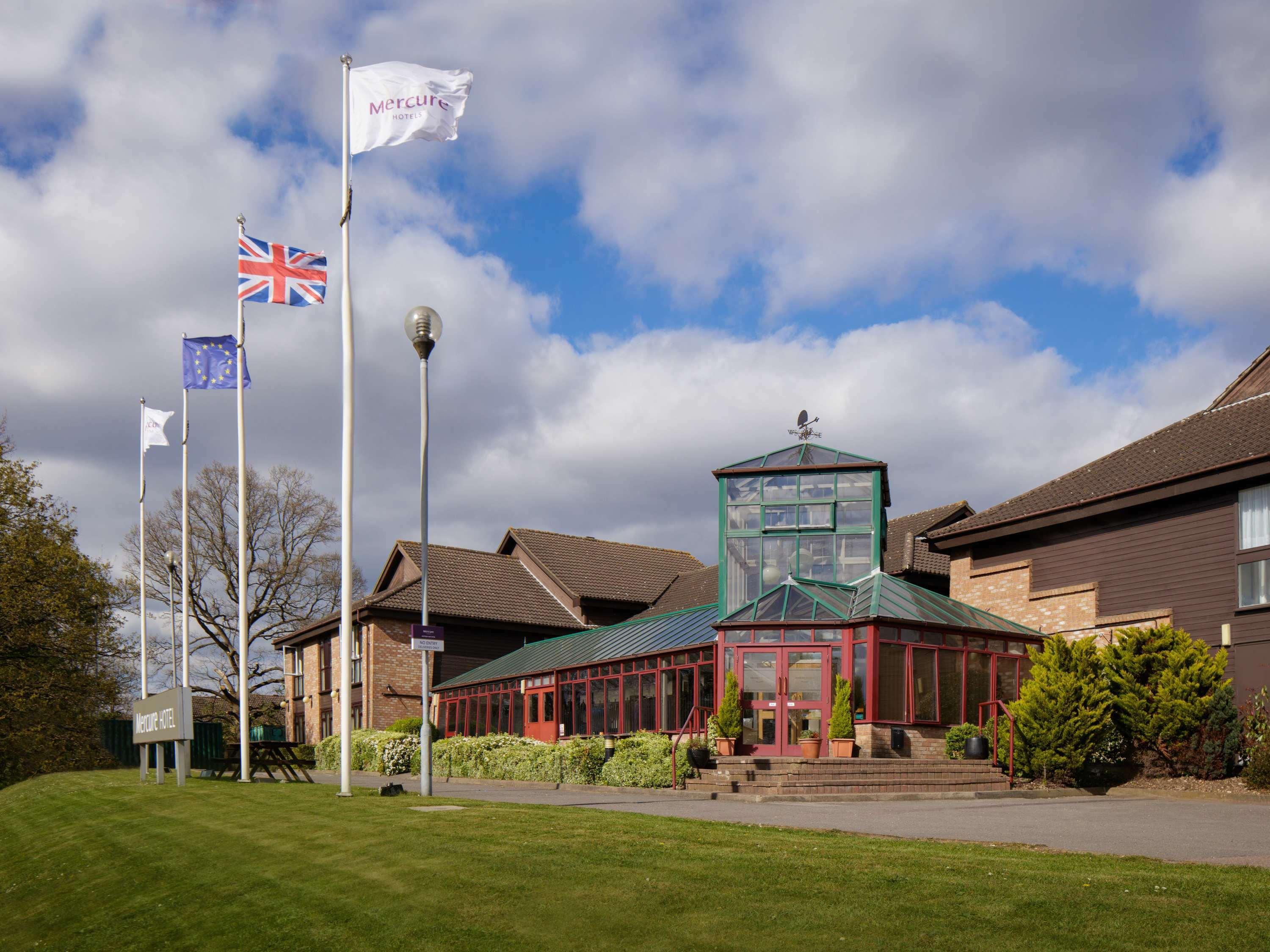Mercure Hatfield Oak Hotel Extérieur photo