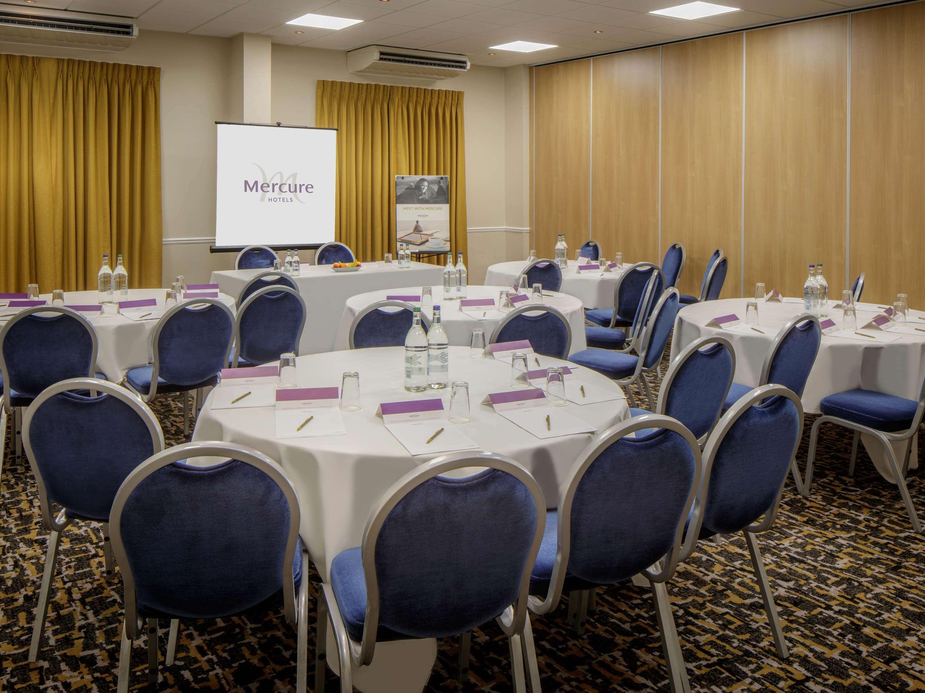 Mercure Hatfield Oak Hotel Extérieur photo