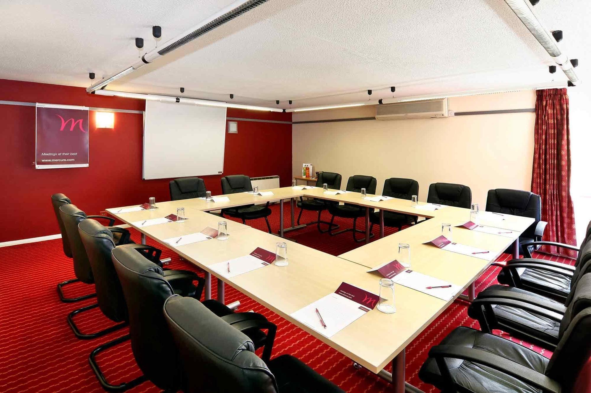 Mercure Hatfield Oak Hotel Extérieur photo
