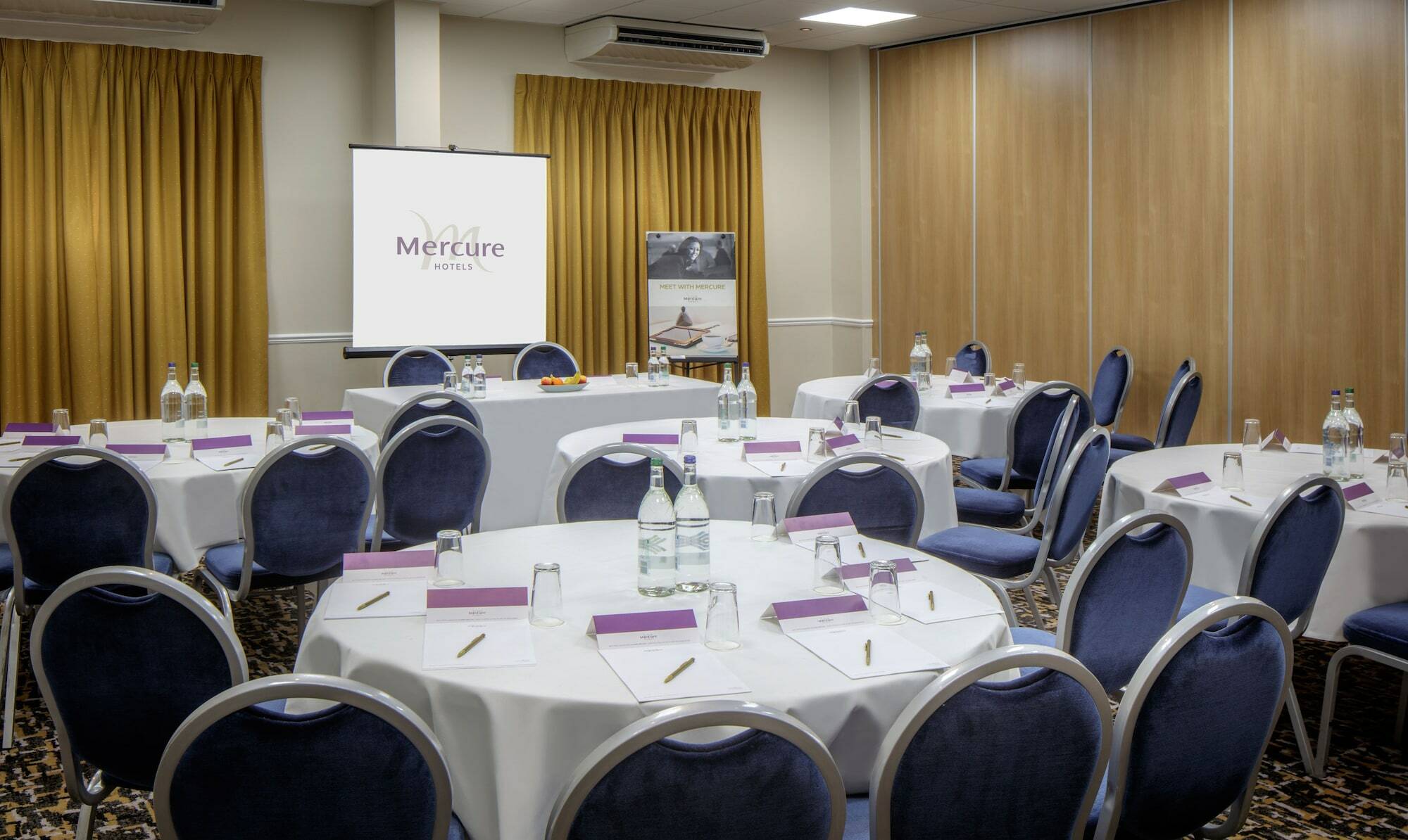 Mercure Hatfield Oak Hotel Extérieur photo